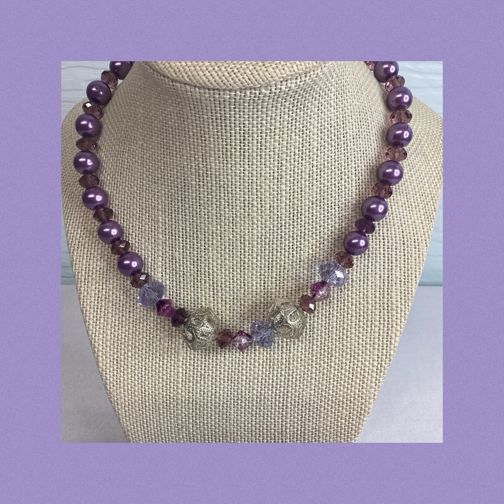 Purple and sliver beads necklace.